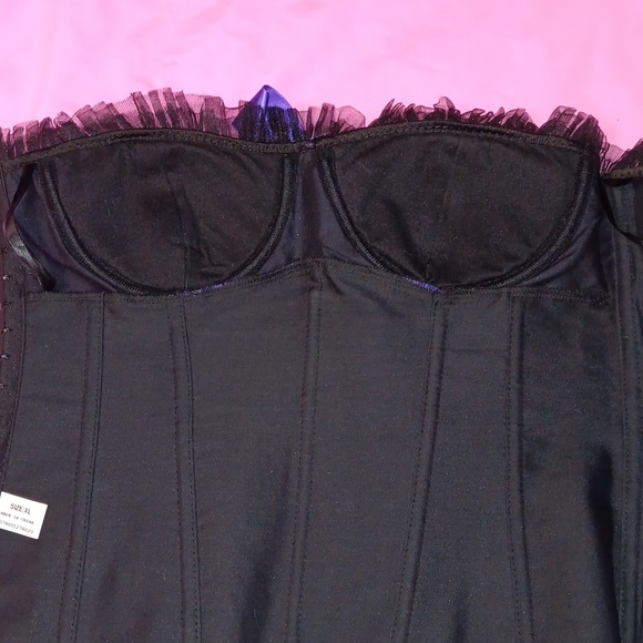 Black & Purple Sparkly Corset With Ruffke Trim (Asian XL) - Picture 14 of 15